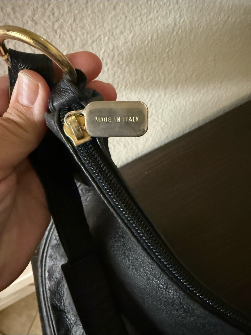 Maurizio Taiuti Black Leather Hobo Bag with Gold Hardware - Picture 3 of 6